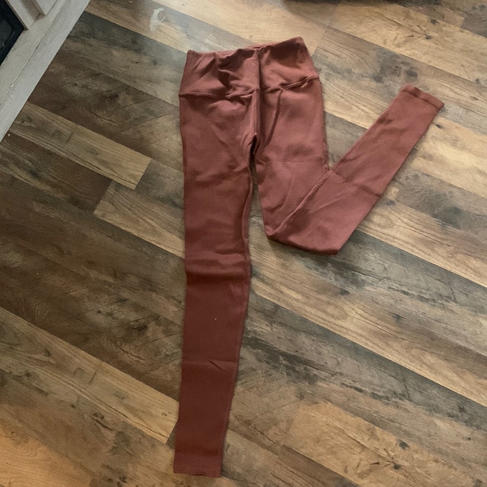 Brown fabletics leggings brown never worn  didn’t fit